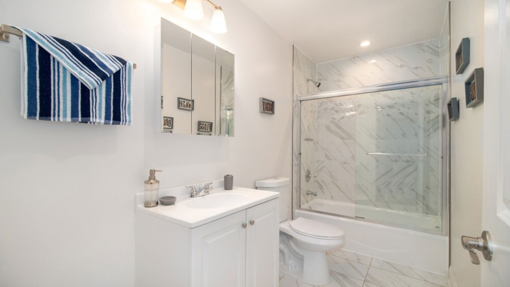 Chicago Furnished Home With Home Office (Chicago’s Best Rentals)