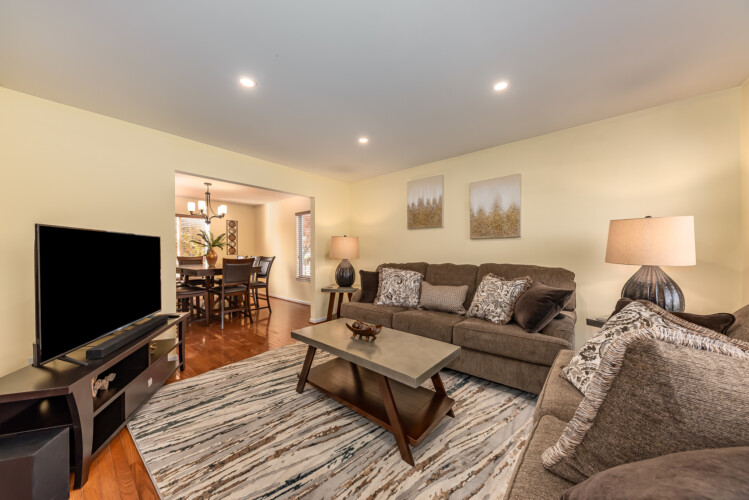 Furnished Home in Skylane Dr, Naperville FHS Rental